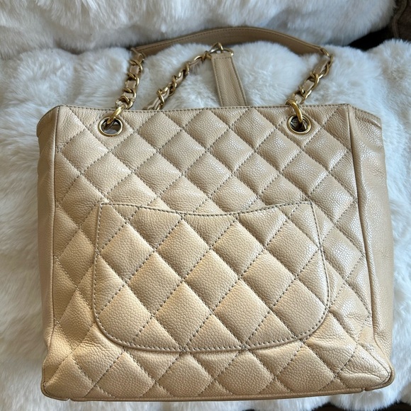 Chanel Caviar Petite Shopping Tote - Picture 4 of 15